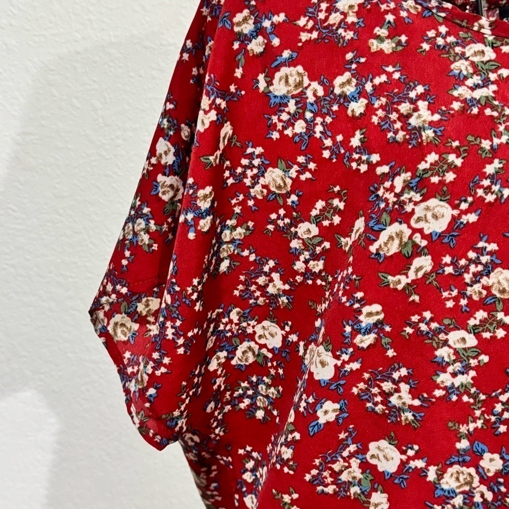 SHEIN Floral Blouse - Picture 4 of 8